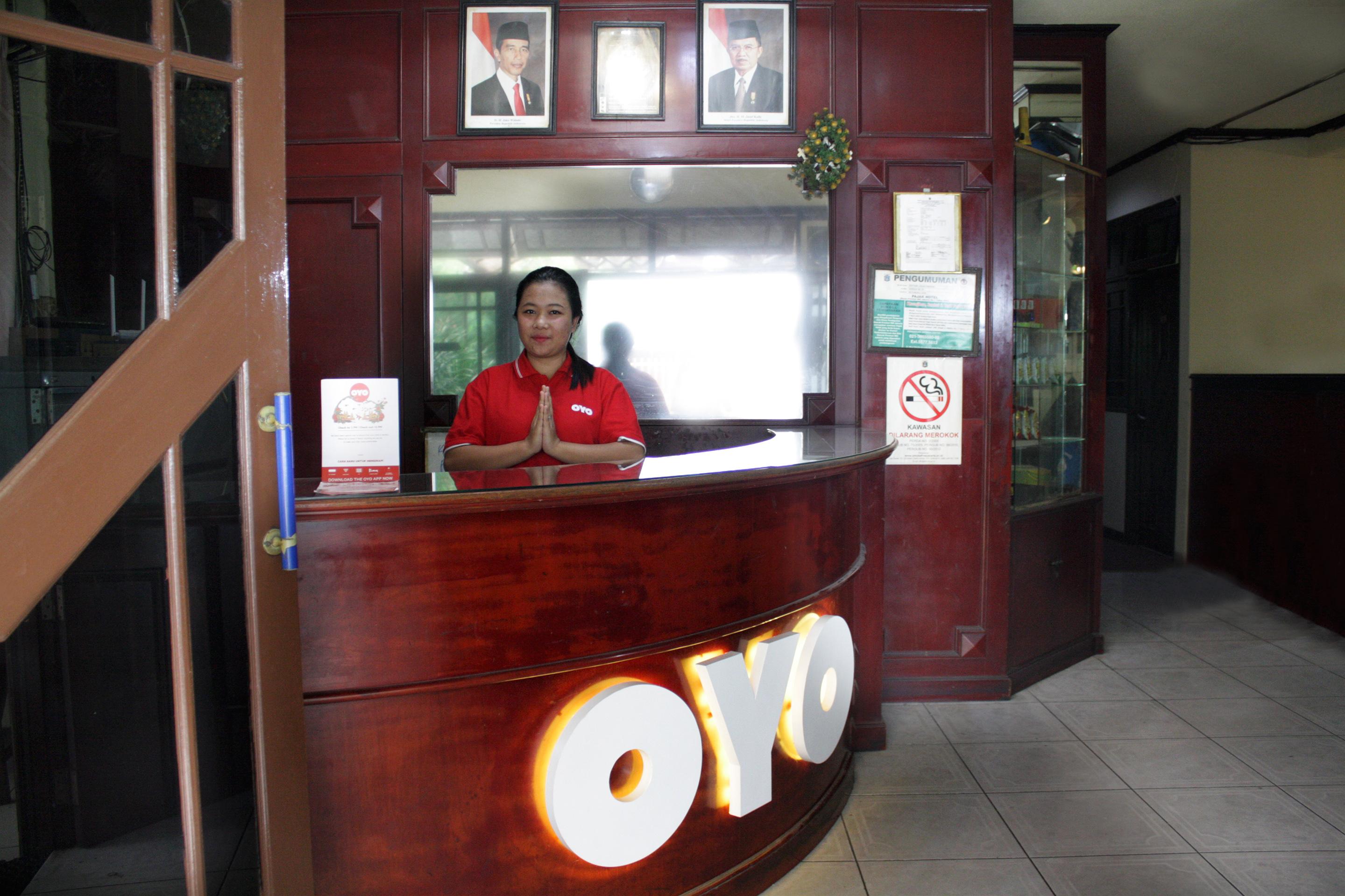 Vaccinated Staff - Oyo 181 Wisma Bintang จาการ์ตา ภายนอก รูปภาพ