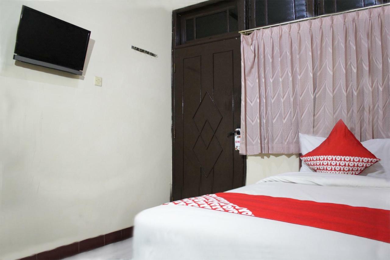 Vaccinated Staff - Oyo 181 Wisma Bintang จาการ์ตา ภายนอก รูปภาพ